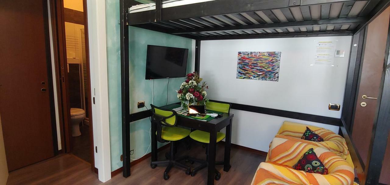 Affittacamere Valchiavenna - Foresteria Lombarda Con Parcheggio Privato Sul Posto! Apprezzata Gestione Familiare Dal 2012, Qualita-Prezzo Top! "Guest-House With Private Parking On Site! Appreciated Family Management Since 2012, Quality-Price Top!" Zewnętrze zdjęcie
