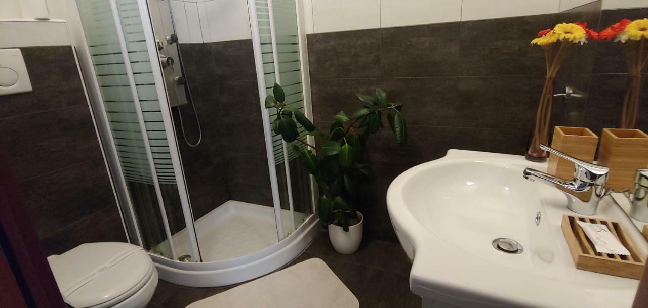 Affittacamere Valchiavenna - Foresteria Lombarda Con Parcheggio Privato Sul Posto! Apprezzata Gestione Familiare Dal 2012, Qualita-Prezzo Top! "Guest-House With Private Parking On Site! Appreciated Family Management Since 2012, Quality-Price Top!" Zewnętrze zdjęcie